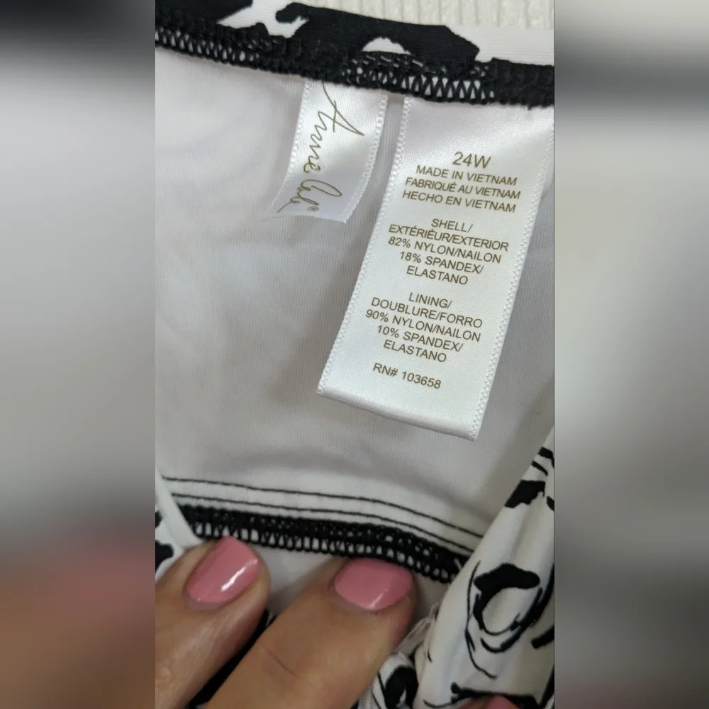 Anne Cole Black & White Rose One Piece Swimsuit Size 24W EUC